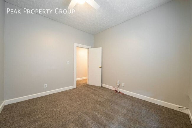 Building Photo - Available Now!! Located in Victorian Villa...