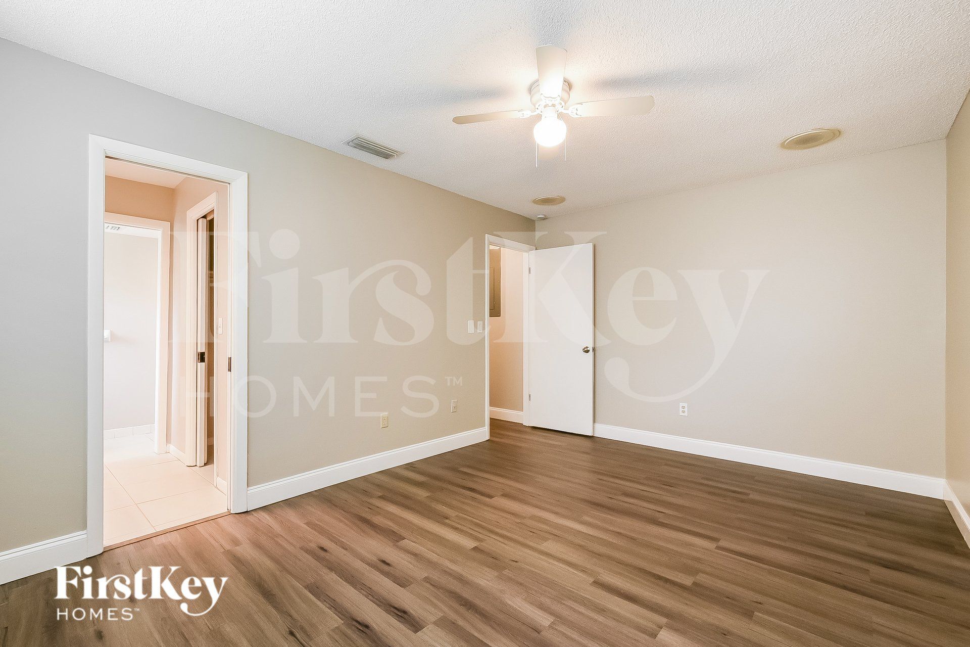 Building Photo - 409 Seville Ave