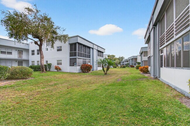 Building Photo - 292 Piedmont G