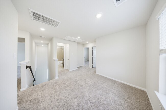 Building Photo - 18560 Meadow Point Ln