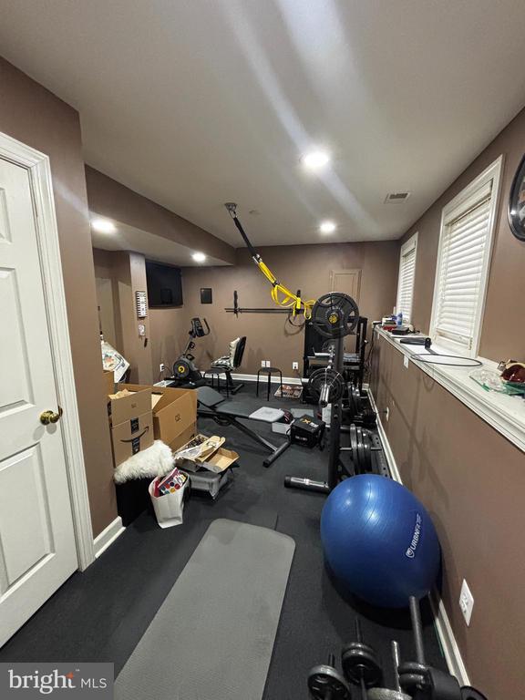 Building Photo - 3120 King Ln