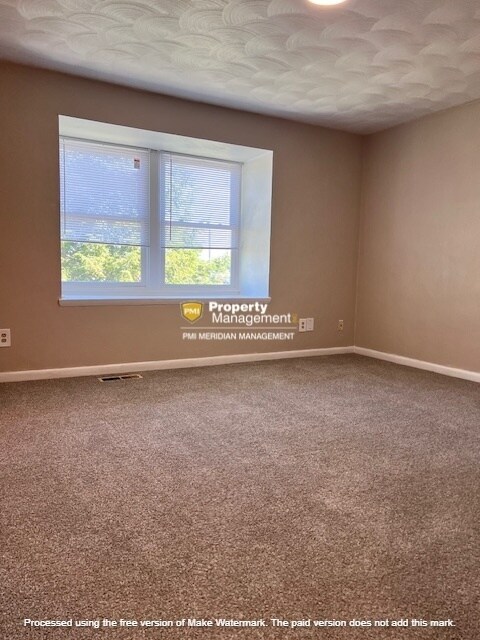 Building Photo - Country Club Estates