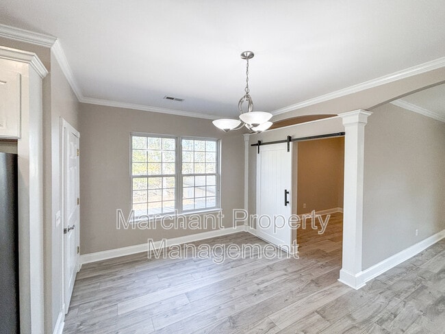 Building Photo - 317 Hunter Rd