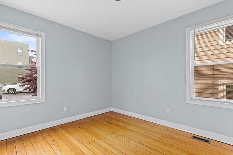 Building Photo - 18 Trenton St