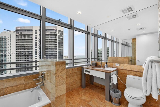 Building Photo - 1395 Brickell Ave