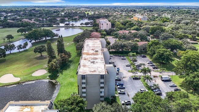 Building Photo - Gorgeous 2 bedroom 2  Condo in Boca Raton across from Nova University