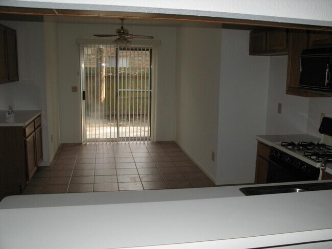 Building Photo - 174 Sandpebble Dr