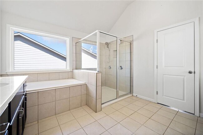 Building Photo - 4180 Woodwind Dr