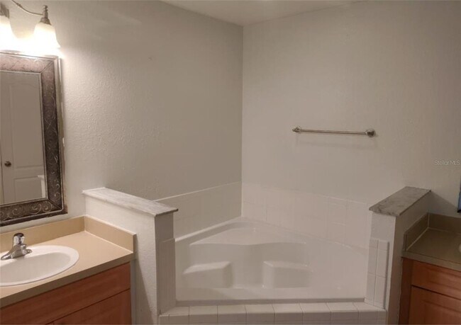 Building Photo - 141 Inconnu Ct