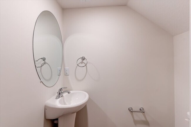 Building Photo - 2807 Cruze Dr