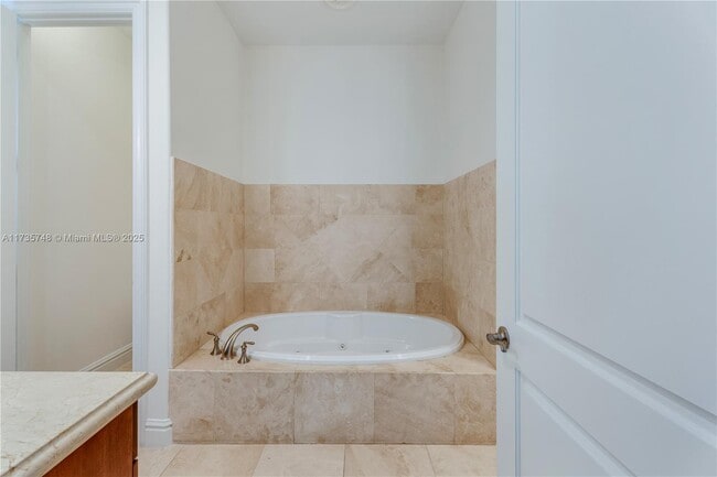 Building Photo - 10155 SW 75th Pl