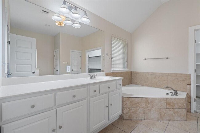 Building Photo - 19604 Moorlynch Ave