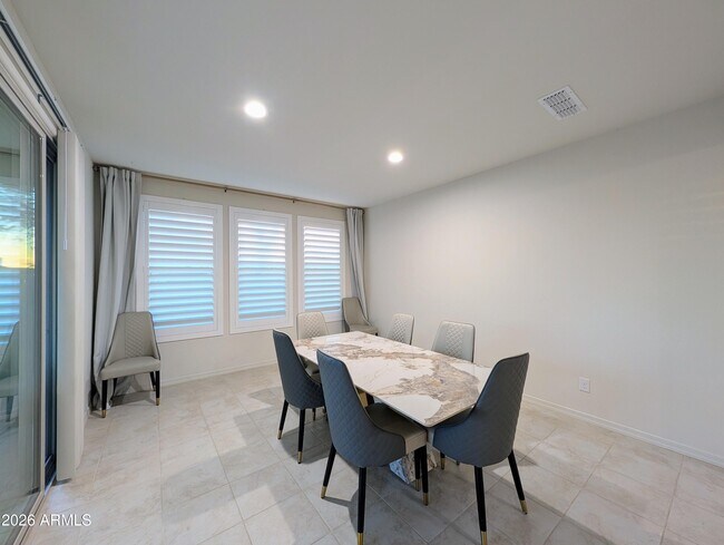 Building Photo - 5902 N 86th Dr