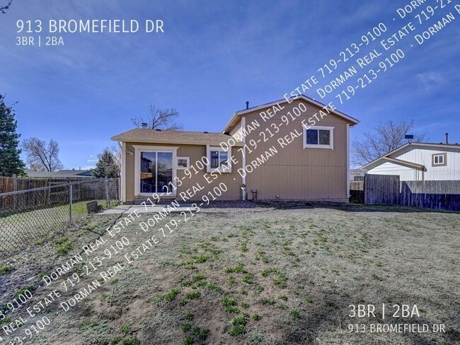 Building Photo - 913 Bromefield Dr