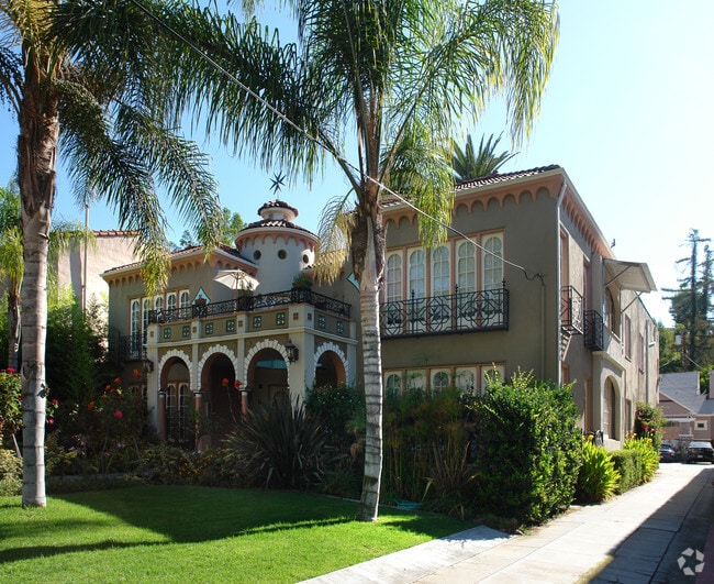 Primary Photo - 2268-2281 Beachwood Dr
