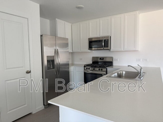Building Photo - 10268 Prairie Dunes Ln