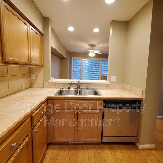 Building Photo - 4025 S 66th St