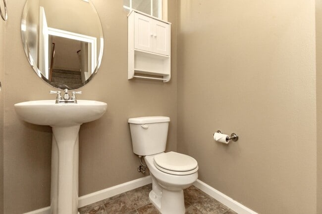 Building Photo - Beautiful Lacey Home with new paint and carpet in Popular Edgewater Community