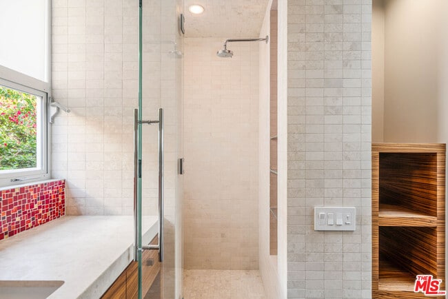 Building Photo - 686 Enchanted Way