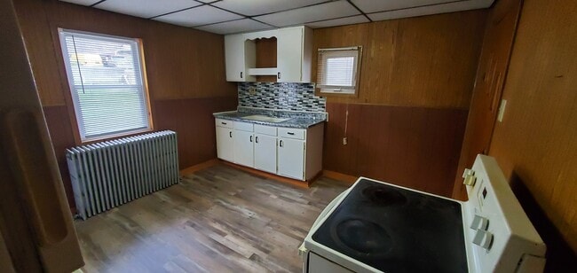 Primary Photo - 530 Naylor Rd