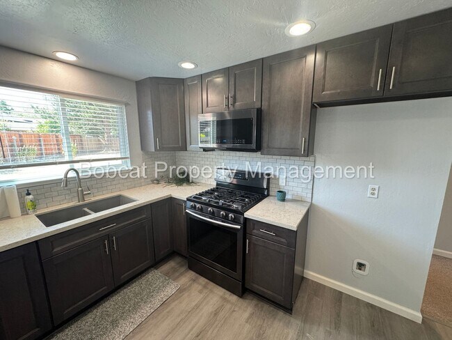 Building Photo - 20 Bodie Dr