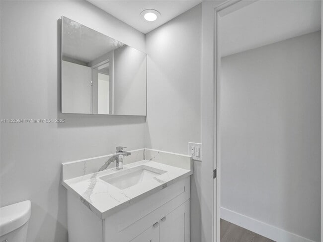 Building Photo - 3700 Oaks Clubhouse Dr