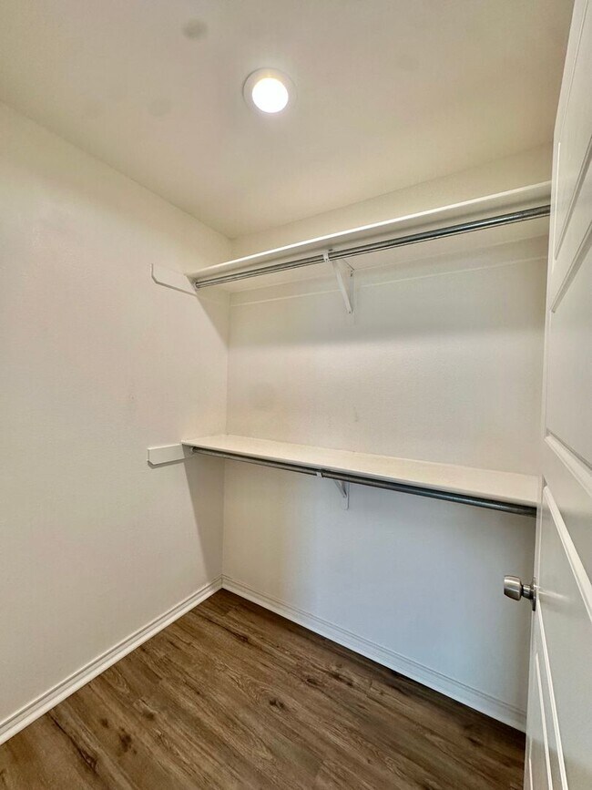 Building Photo - COMING SOON!! SEPTEMBER!!! - Newly Built 3-Bedroom Duplex!