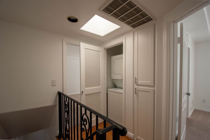 Building Photo - 4259 Dixie Canyon Ave