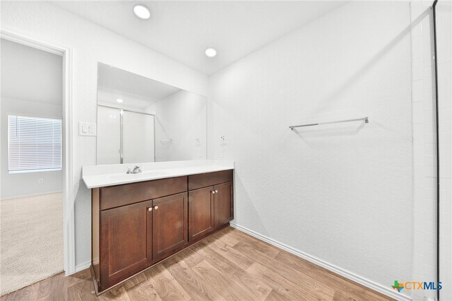 Building Photo - 813 Indigo Wy