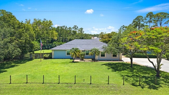 Building Photo - 13928 82nd Ln N
