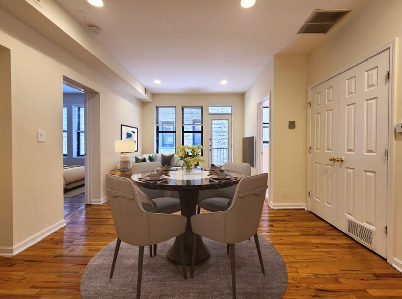 Building Photo - 917 W Dakin St