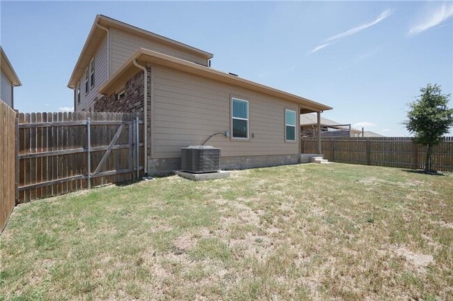 Building Photo - Beautiful and Spacious 4 BR / 3 BA Home fo...