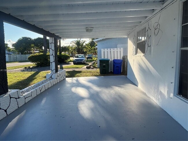 Building Photo - 6881 SW 6th St