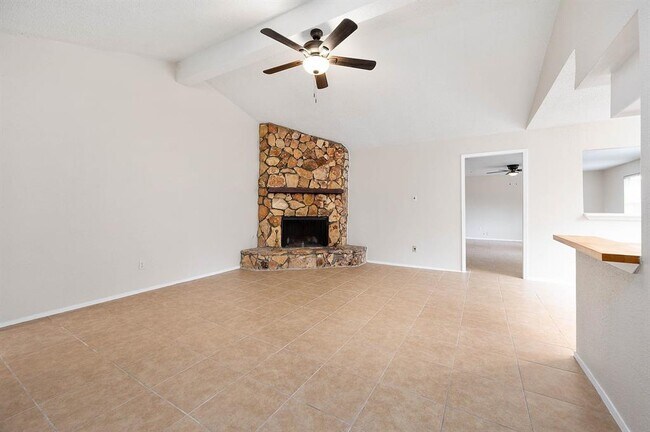 Building Photo - 10707 Forest Leaf Dr