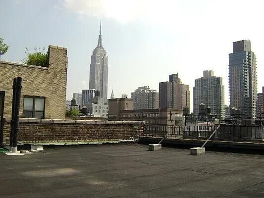 Building Photo - 208 W 23 St