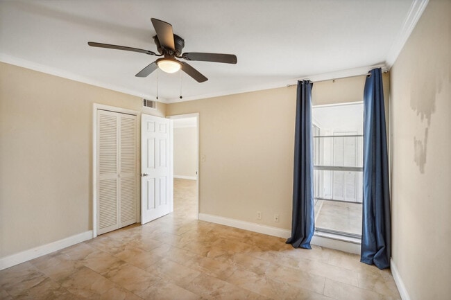 Building Photo - 3040 NE 16th Ave