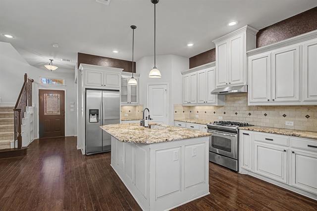 Building Photo - 228 Buckingham Ave