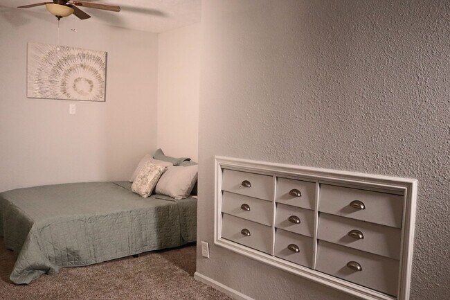 Building Photo - Comfy & Chic Council Bluffs Retreat - 2BR 1B