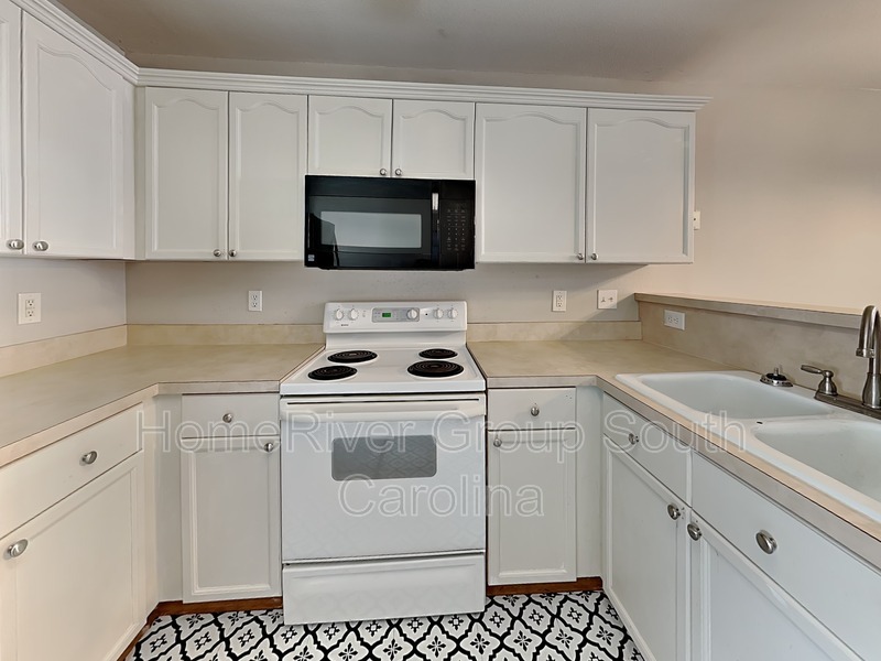 Building Photo - 2153 Pavilion Ct