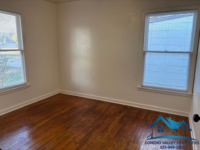 Building Photo - 2411 W Beauregard Ave