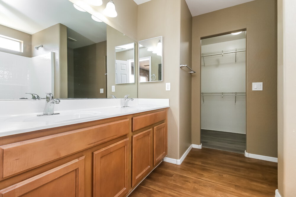 Building Photo - 3301 W Carlos Ln