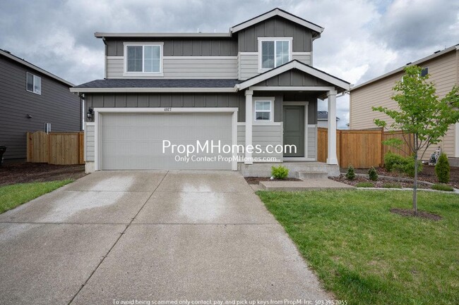 Primary Photo - Three Bedroom Stunner in NE Salem!