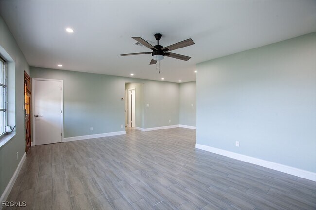 Building Photo - 348 Crestwood Ave