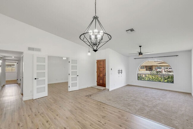 Building Photo - Beautiful Chandler home!
