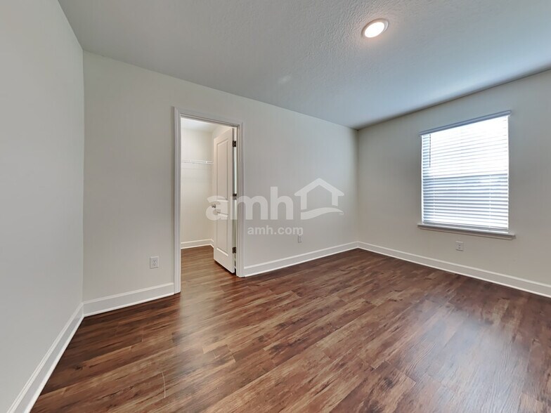 Building Photo - 962 Tan Tara Trl