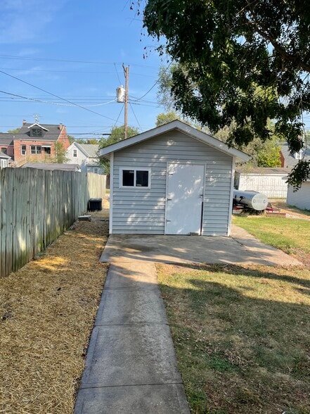 10x10 Utility Shed - 1418 N 3rd St