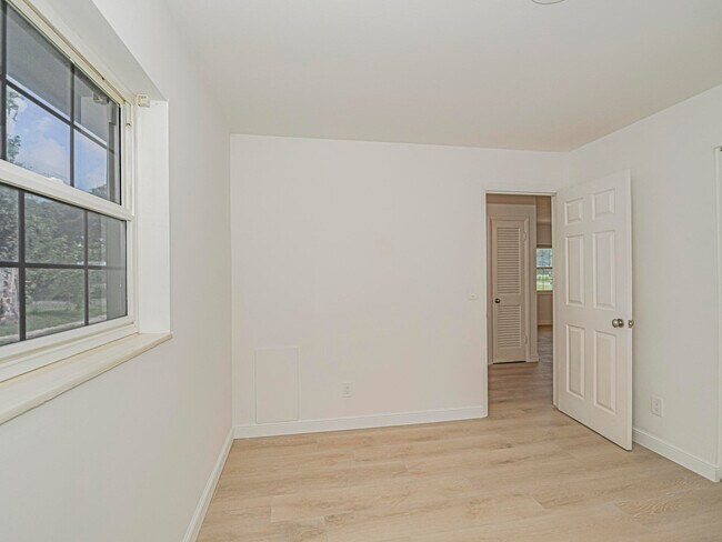 Building Photo - 2075 37th Ave