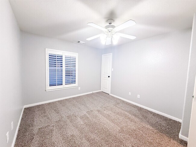 Building Photo - 79 W Shale Creek Cir