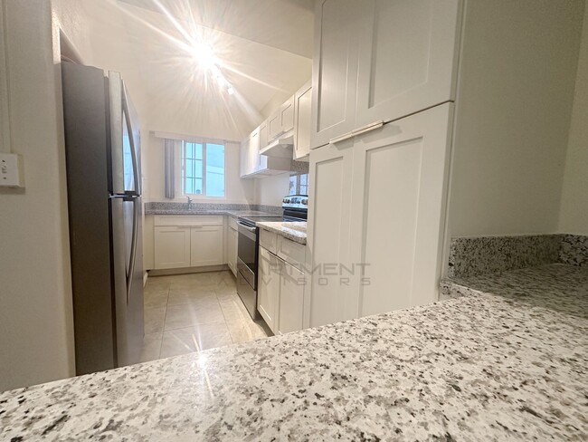 Building Photo - Flat $500 1st Month Rent Special! | Prime ...