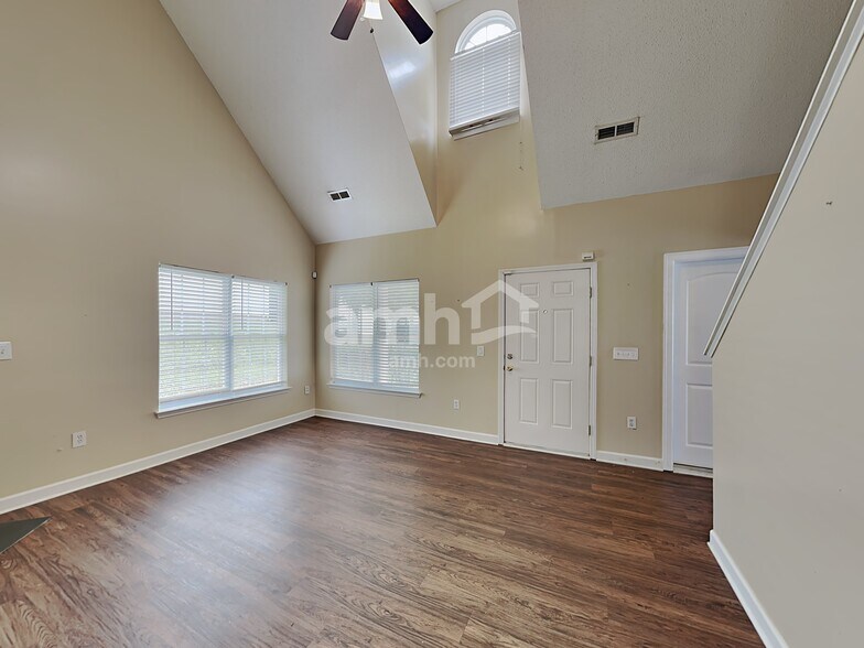 Building Photo - 341 Olde North Church Rd